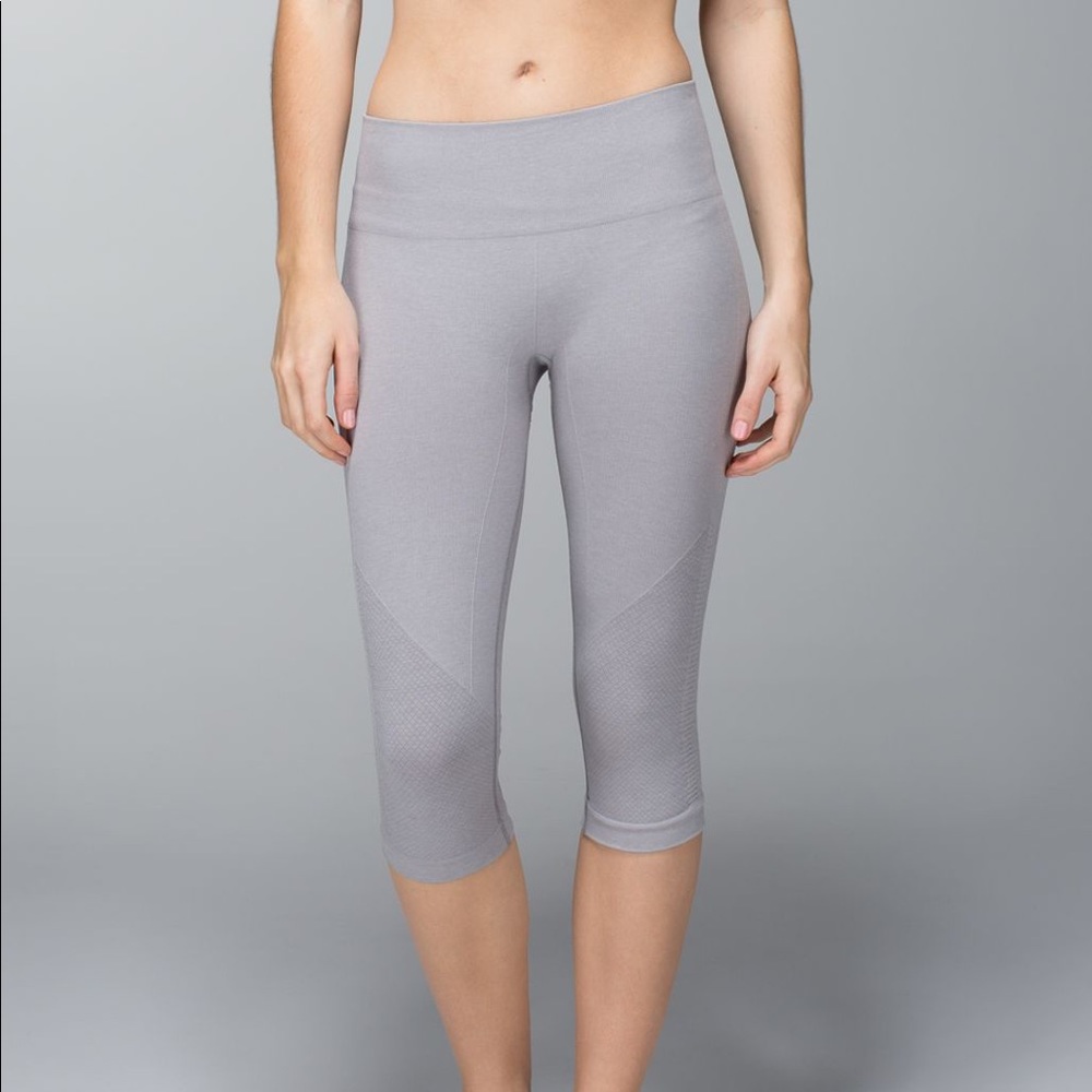 Lulu Lemon Flow II Cropped Gray Legging